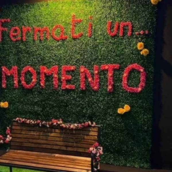 Parete fiori per le foto ricordo