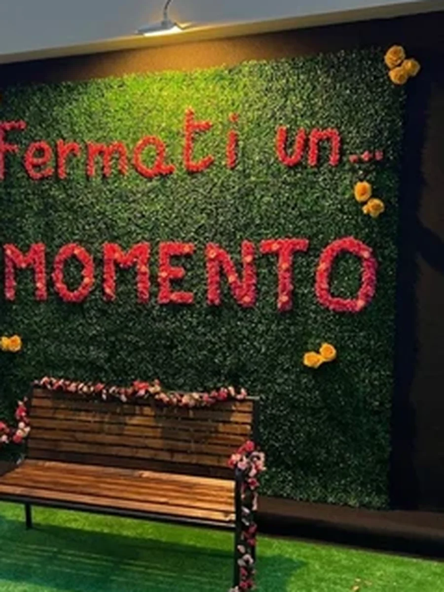 Allestimento fotografico Fermati un Momento al Momento Lungotevere
