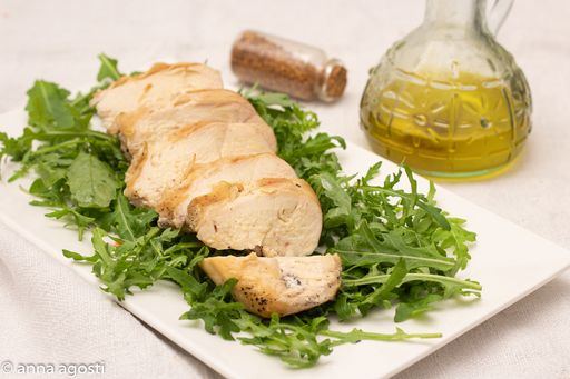 Tagliata di pollo al battuto di erbe aromatiche — Momento Lungotevere
